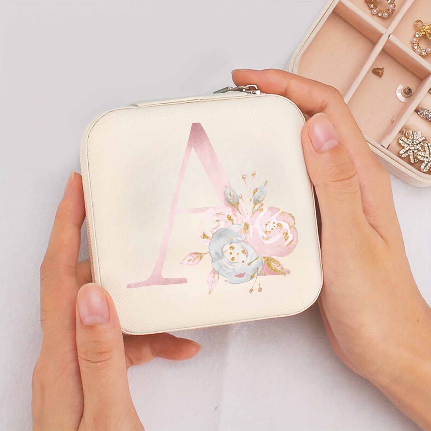 A-Z Alphabet Print Beige Trave – Event Z Bewertung und Preis
