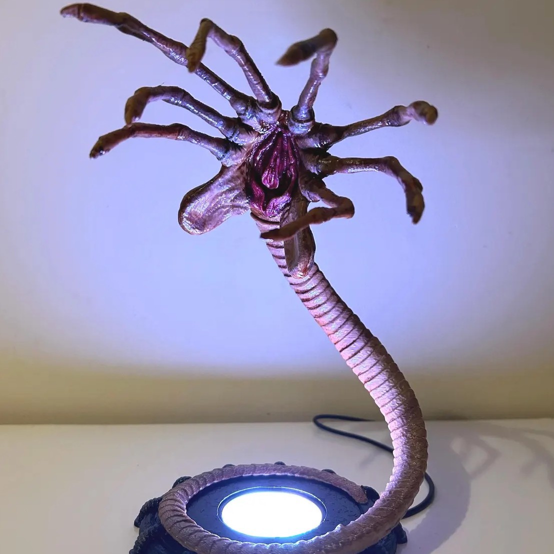 Alien Facehugger Lamp Nightlig – Neon Sign Party Bewertung und Preis