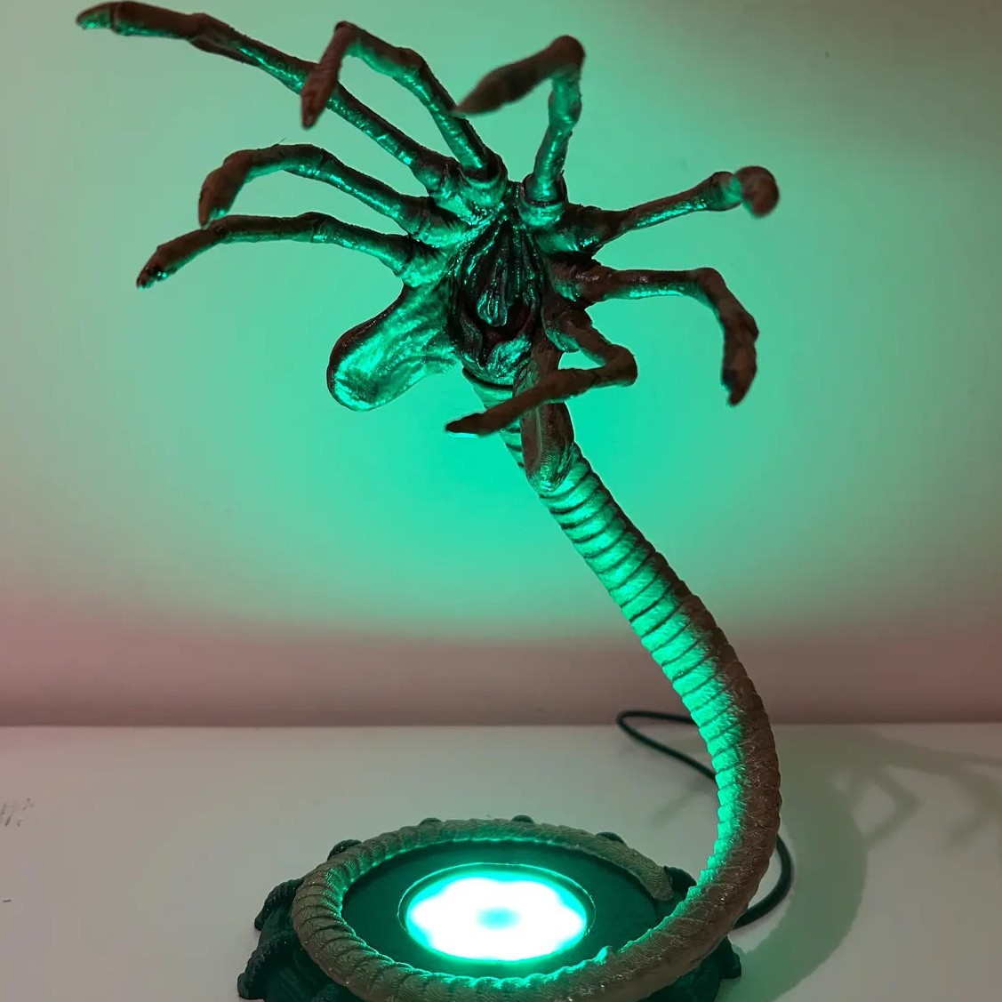 Alien Facehugger Lamp Nightlig – Neon Sign Party Bewertung und Preis