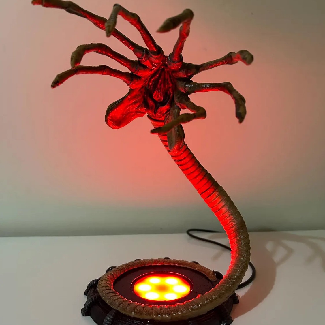Alien Facehugger Lamp Nightlig – Neon Sign Party Bewertung und Preis